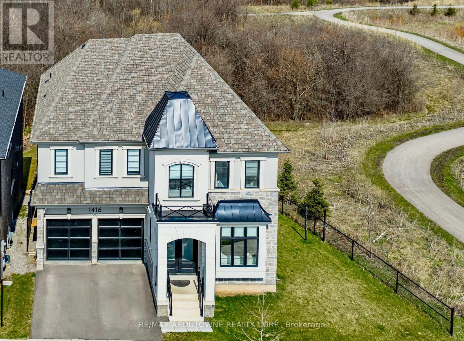 1416 FORD STRATHY CRESCENT S