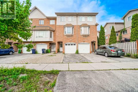 99 SUFI CRESCENT Toronto (Victoria Village) ON M4A2X2