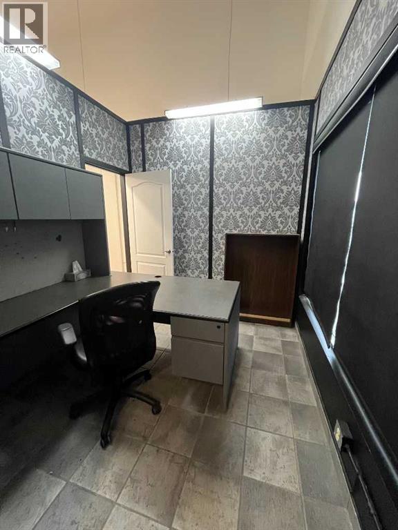 504 B, 3208 8 Avenue NE