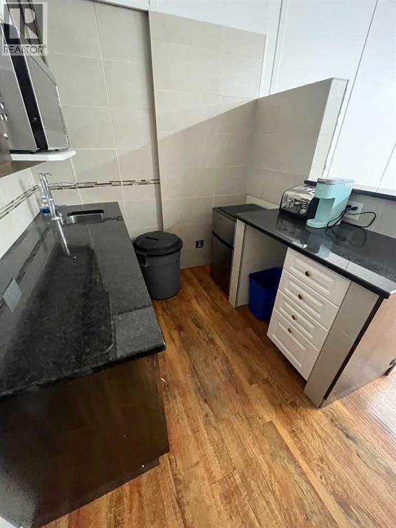 504 B, 3208 8 Avenue NE