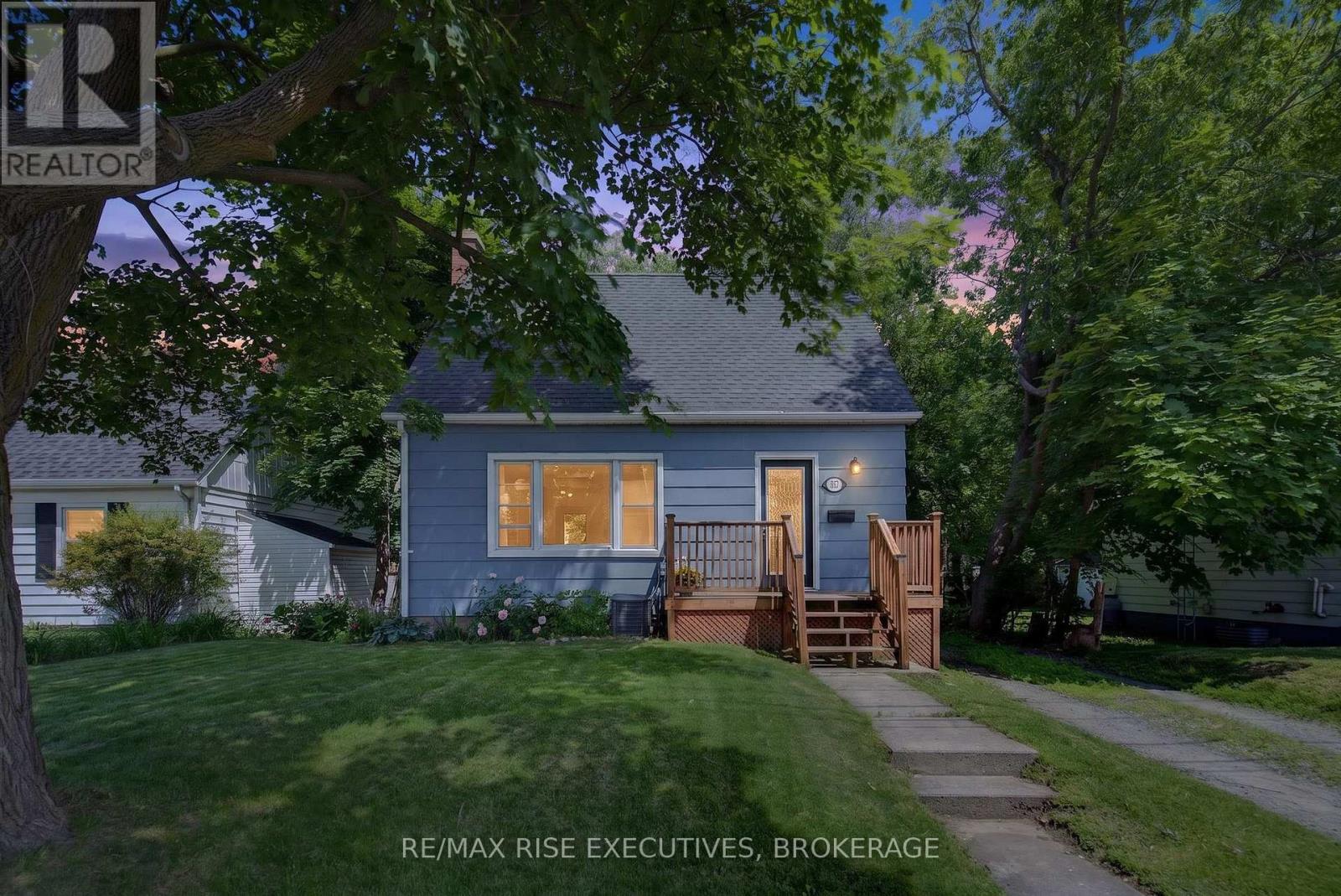 807 BROCK STREET