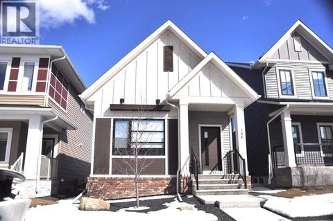 146 Highview Gate SE Airdrie AB T4A3L6