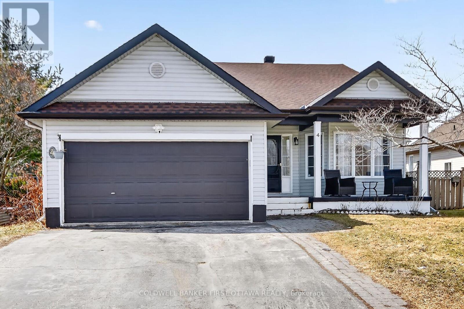 4 MCDIARMID LANE N