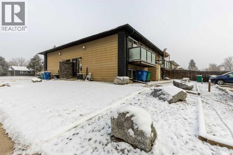 4, 1701 St Edward Boulevard N Lethbridge AB T1H1X2