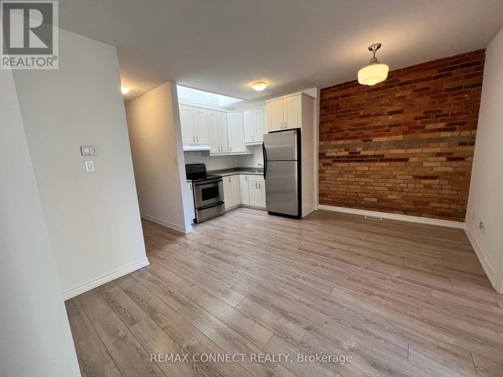 2A - 2828 DUNDAS STREET W