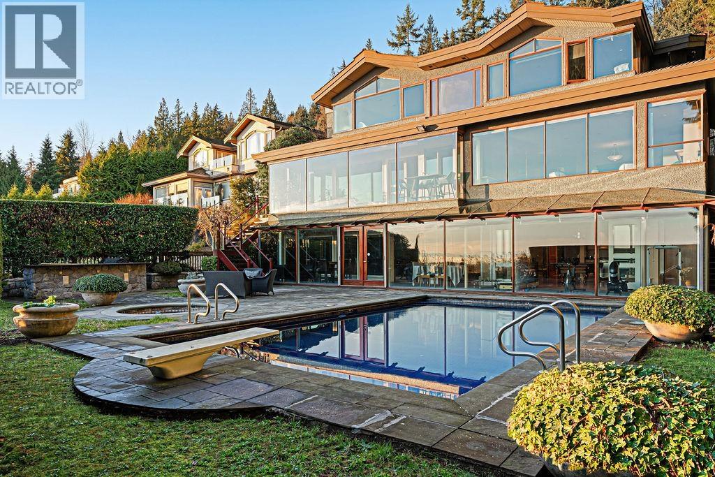 1626 PINECREST DRIVE