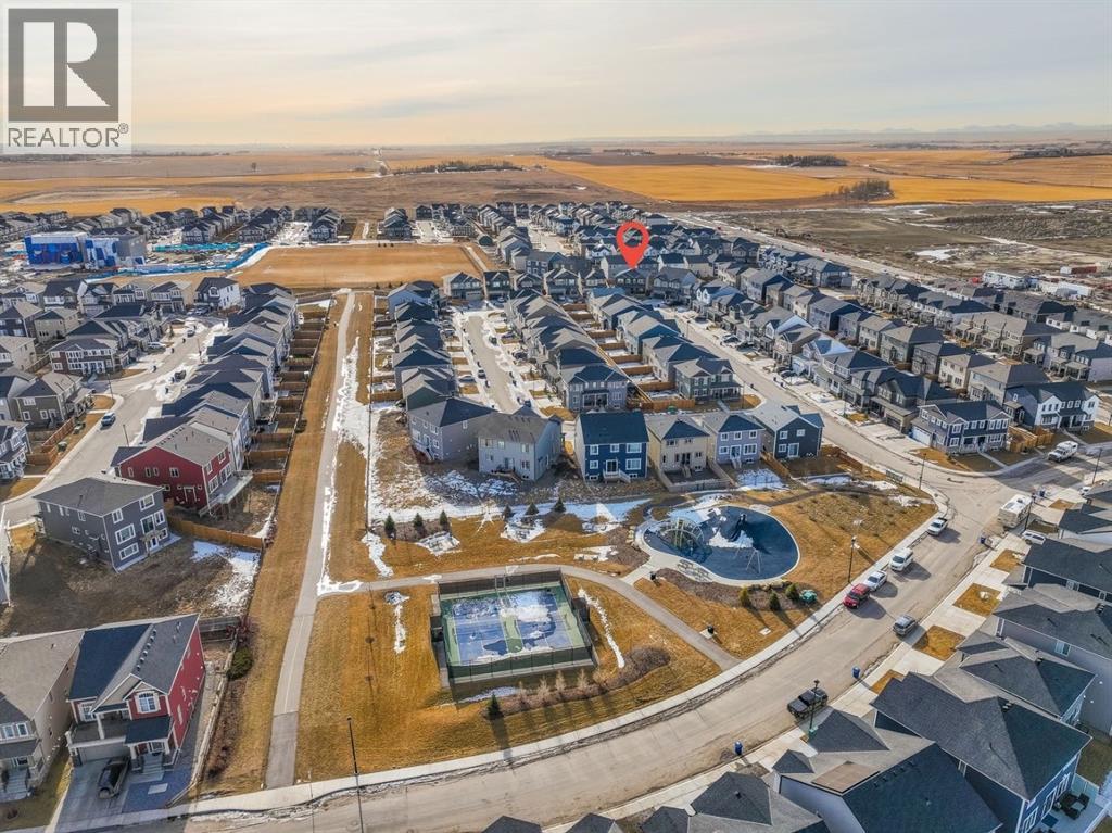 557 Southwinds Close SW