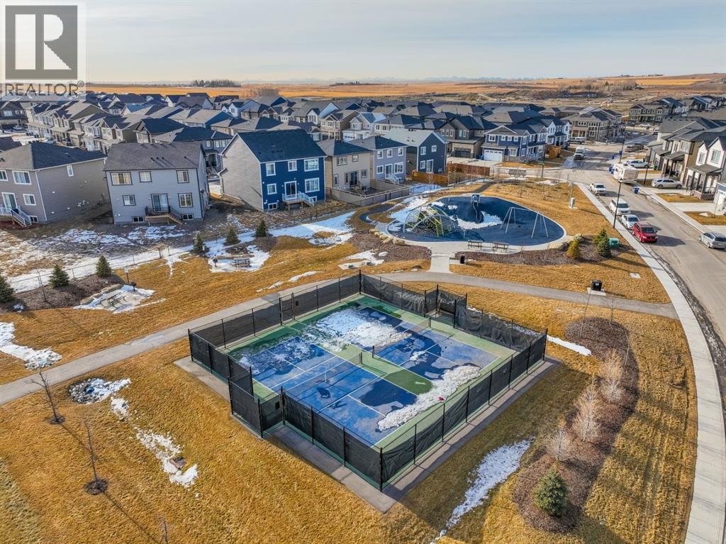 557 Southwinds Close SW