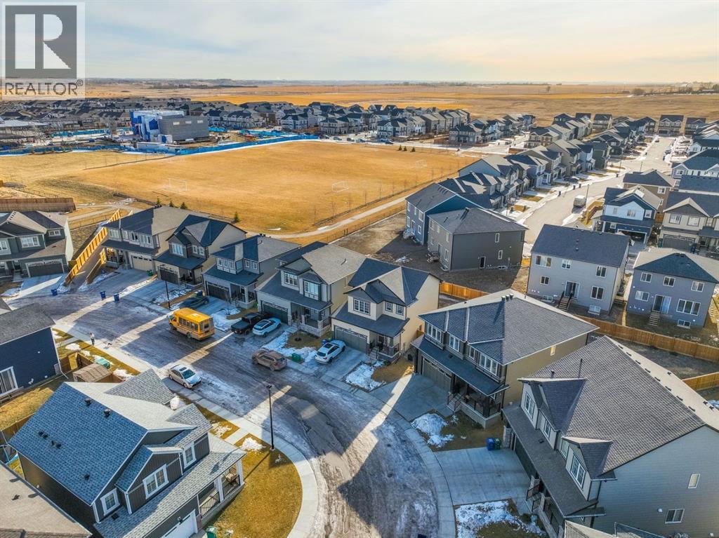 557 Southwinds Close SW