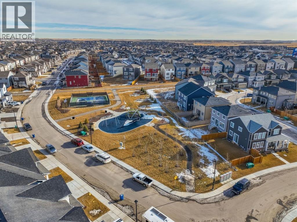 557 Southwinds Close SW