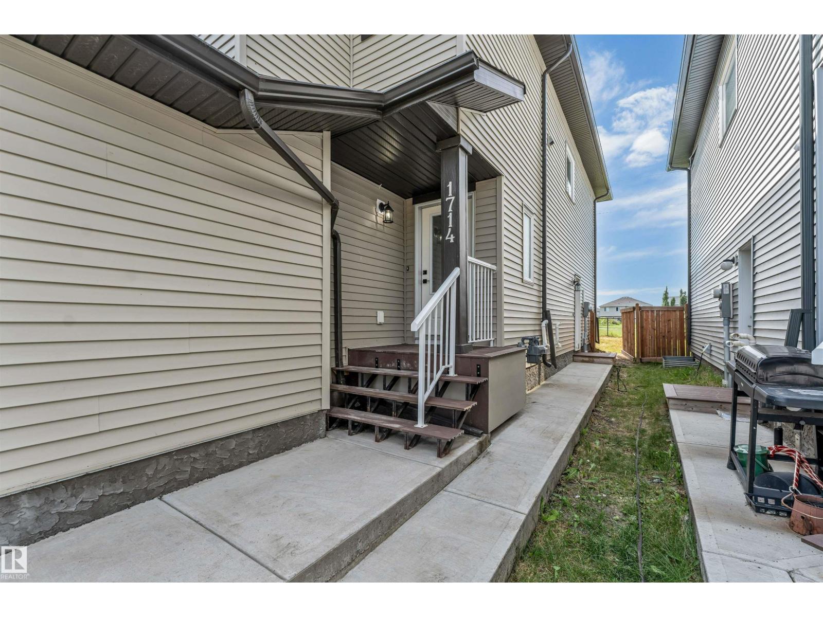 1714 27 st. NW