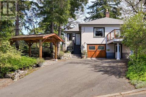 1151 Reynolds Rd Saanich BC V8P2K5