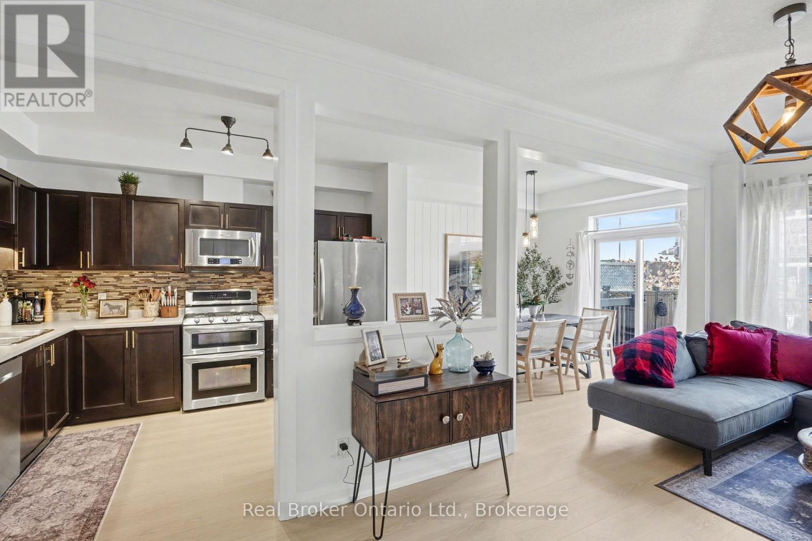 18 - 45 SEABREEZE CRESCENT