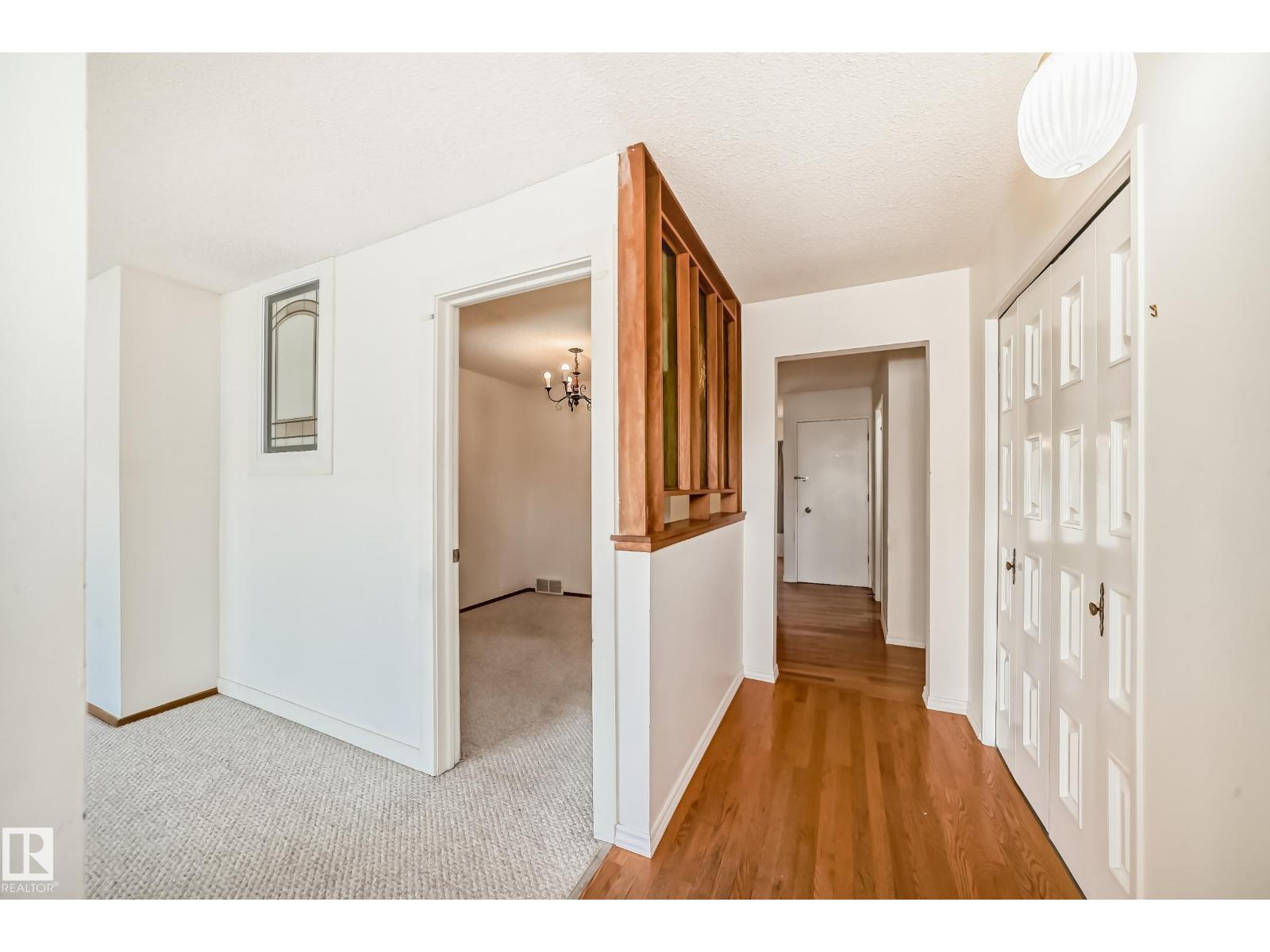 3827 105 ST NW