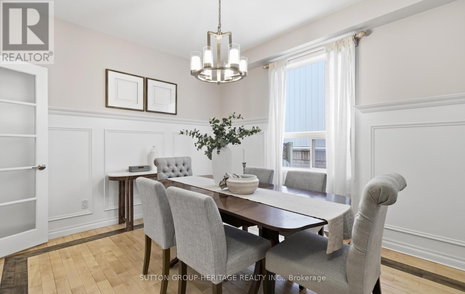 1423 ASHGROVE CRESCENT