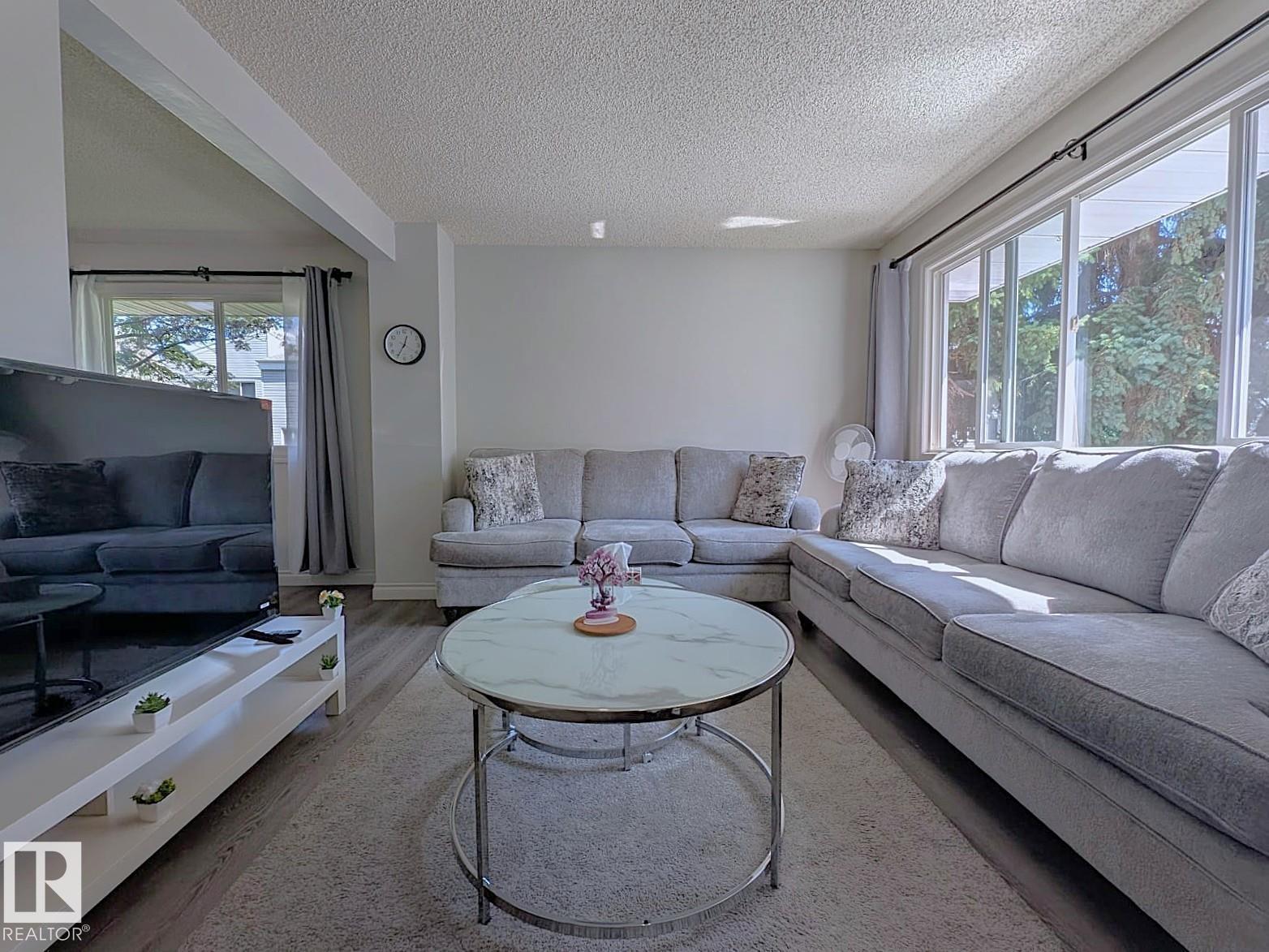 61 MCLEOD PL NW