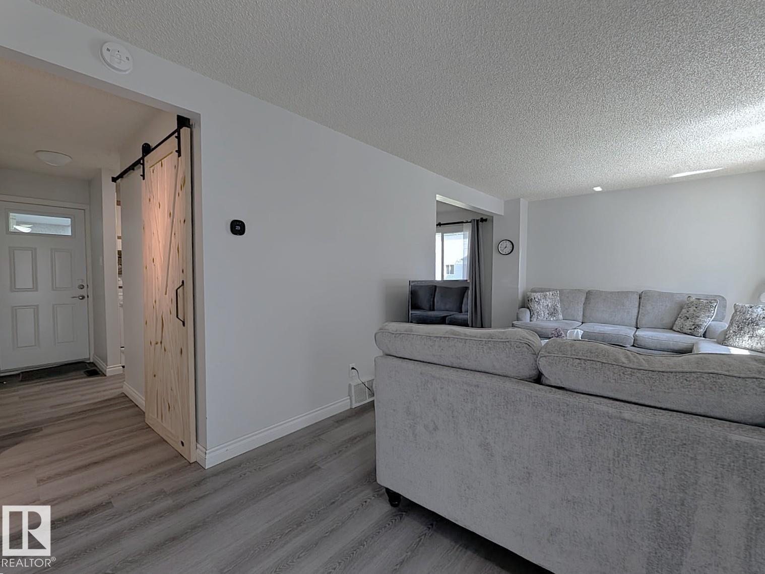 61 MCLEOD PL NW