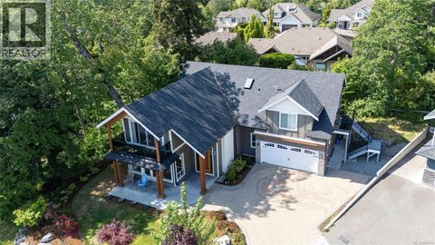 1430 Payton Pl Saanich BC V8X2B8