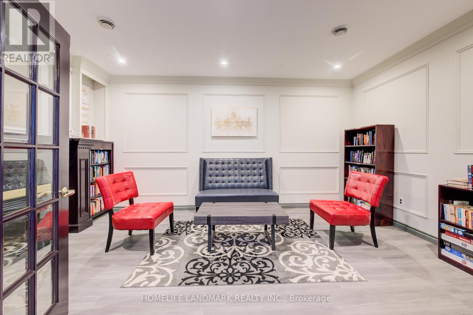 608 - 255 KEATS WAY