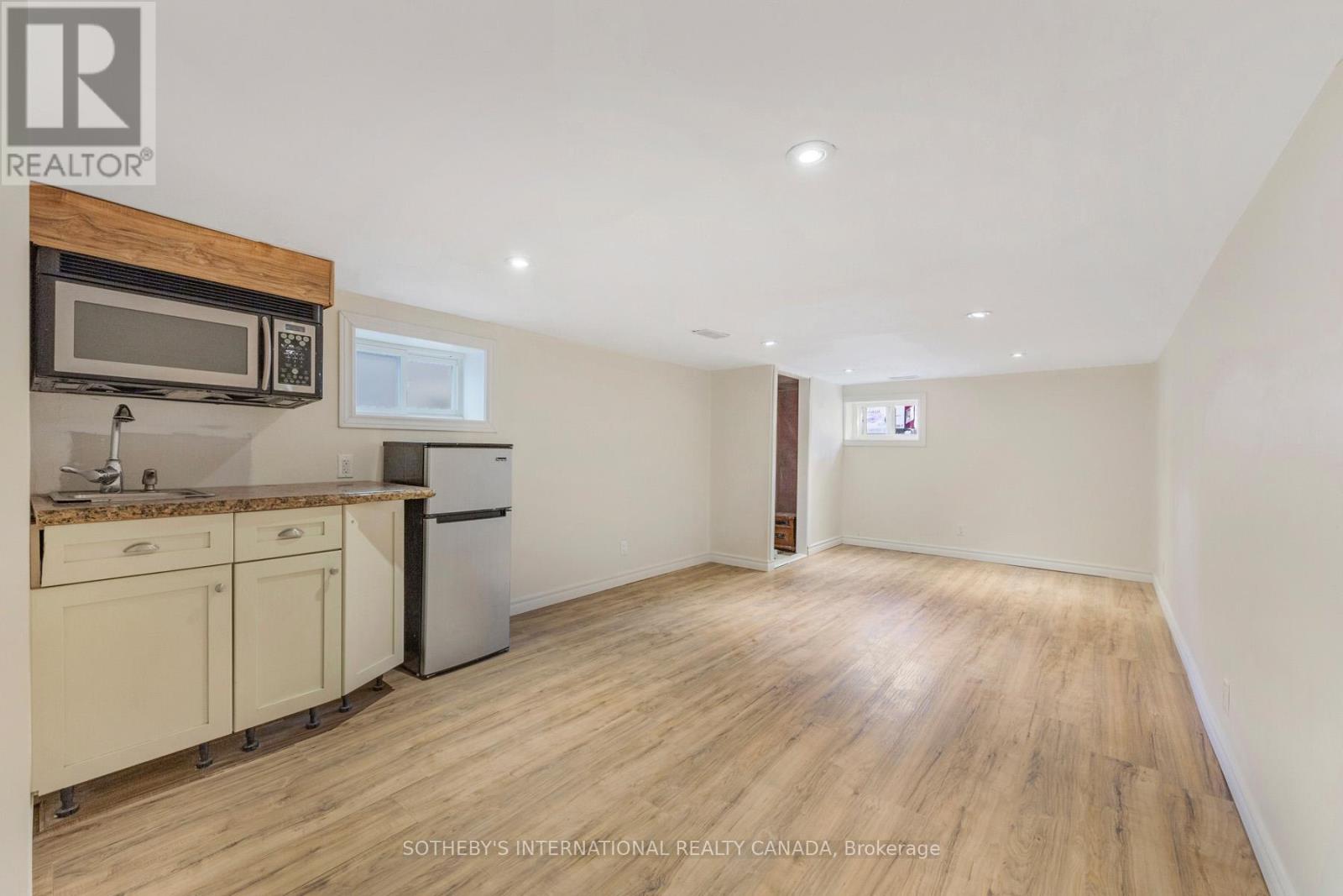 70 DUNRAVEN DRIVE