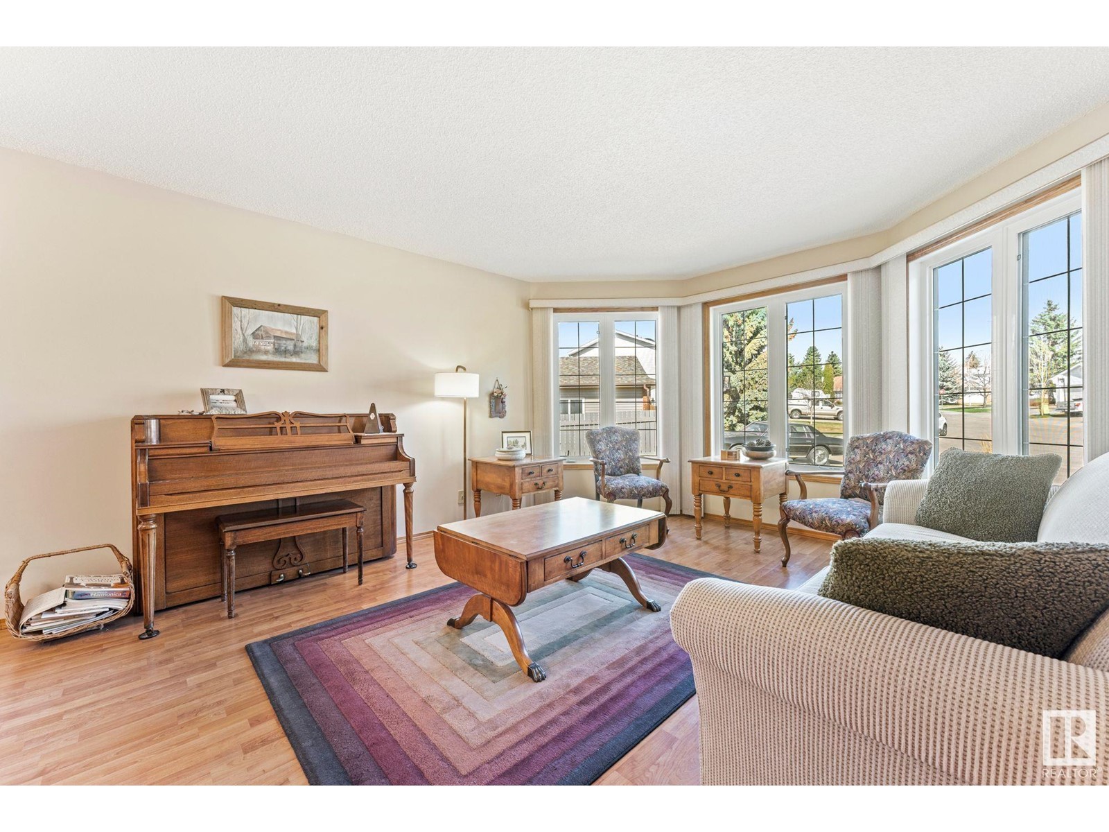 9 COURTENAY PL