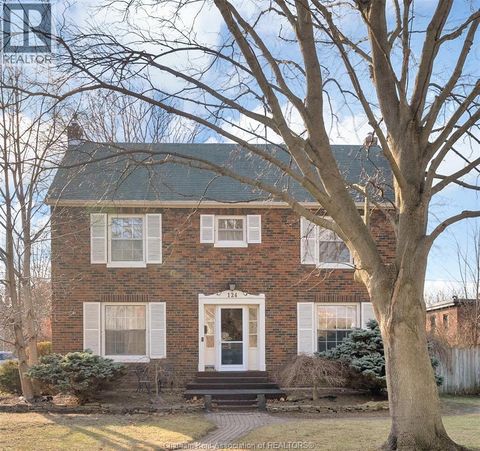 124 LLydican AVENUE Chatham ON N7L3E8