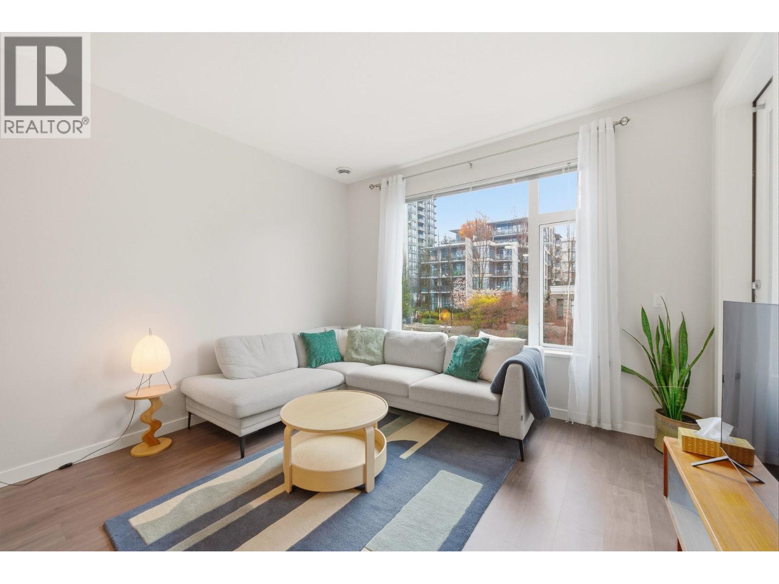 304 123 W 1ST STREET