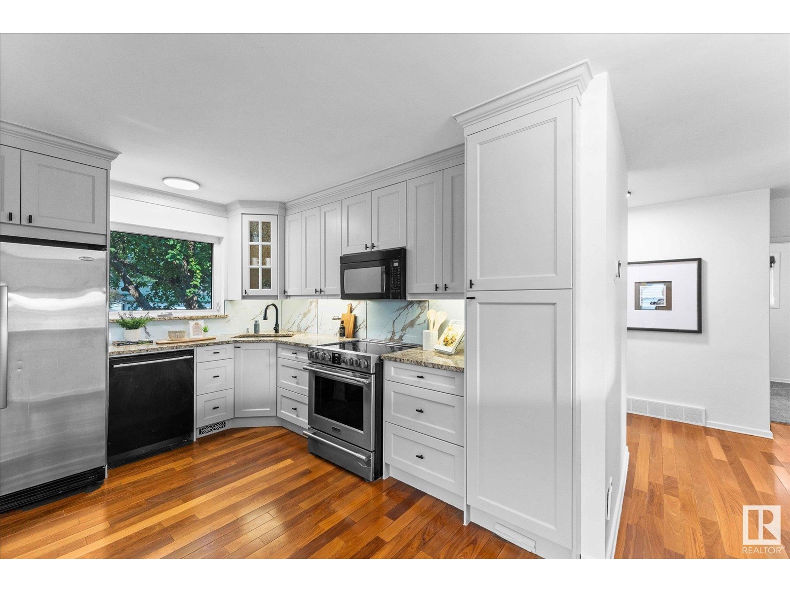 10112 81 ST NW