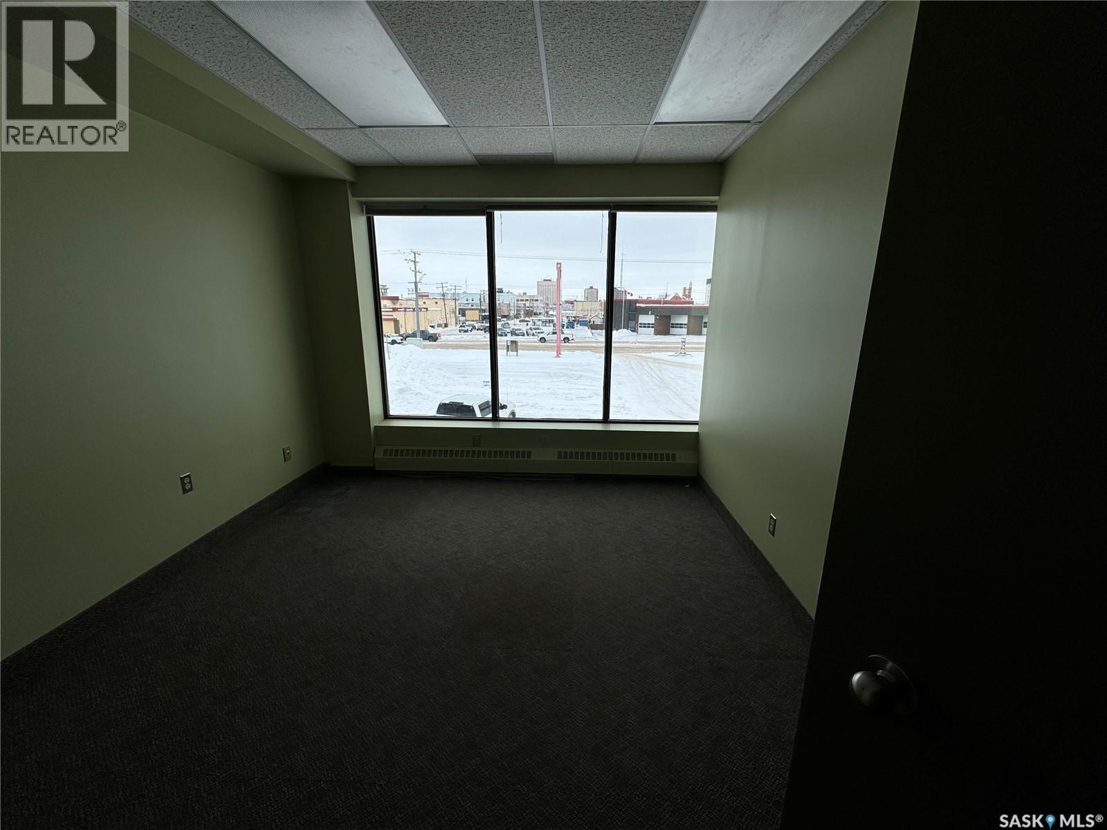 Unit 2E 77 15th STREET E
