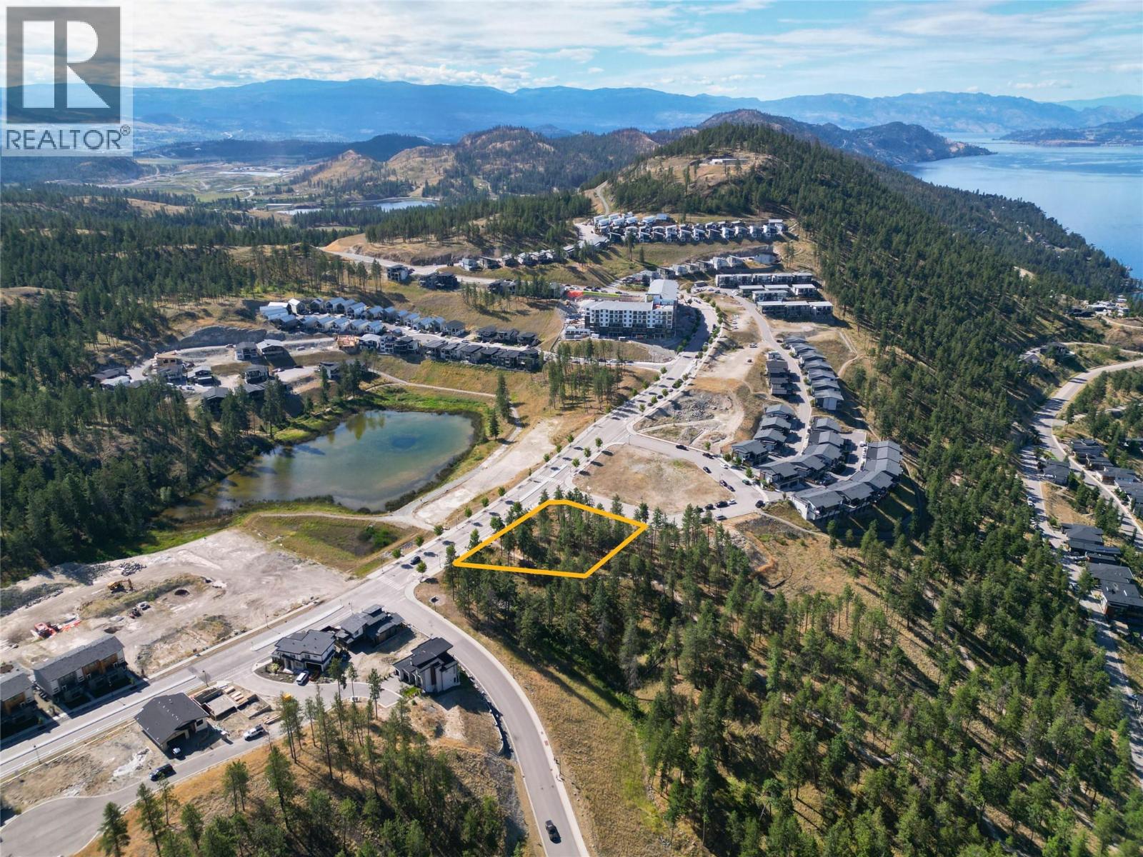 1810 Hilltop Crescent