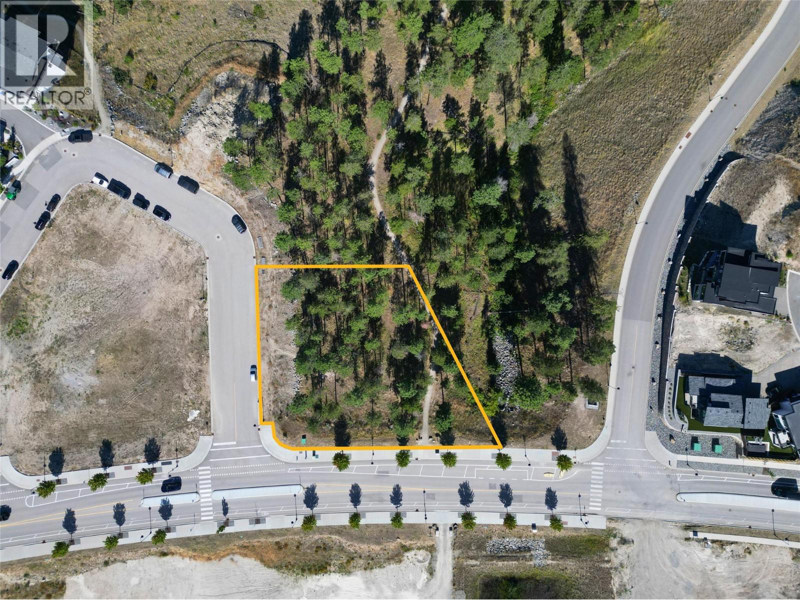 1810 Hilltop Crescent