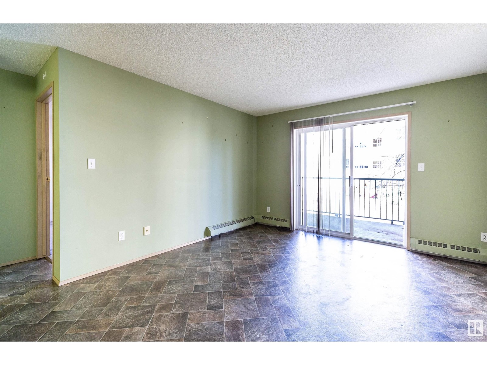 #224 2520 50 ST NW