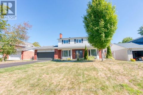 13 WEATHERWOOD CRESCENT Ottawa ON K2E7C5