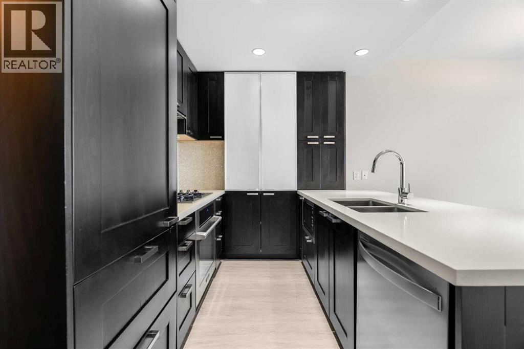 1712, 222 Riverfront Avenue SW