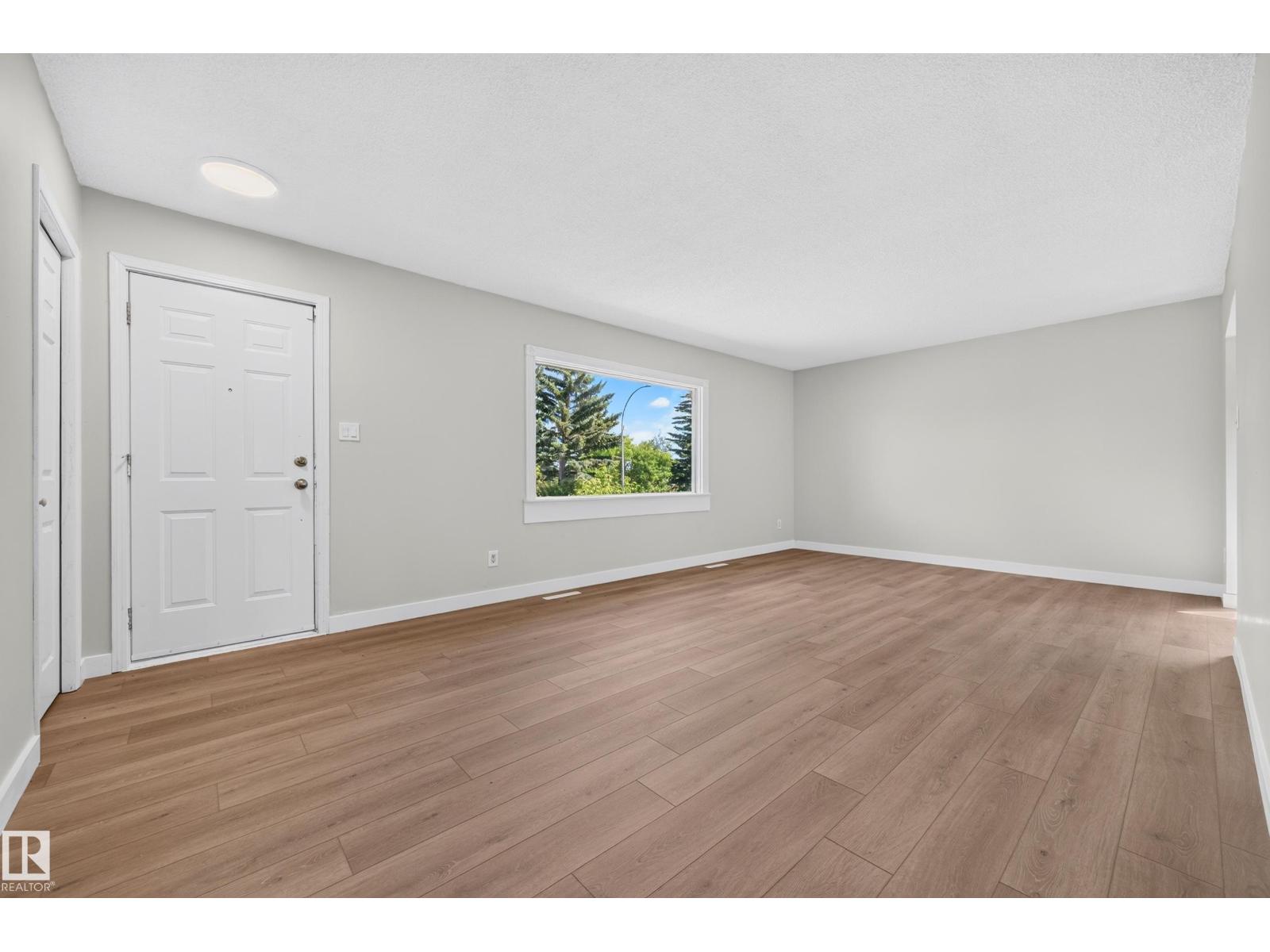 4311 105A AV NW