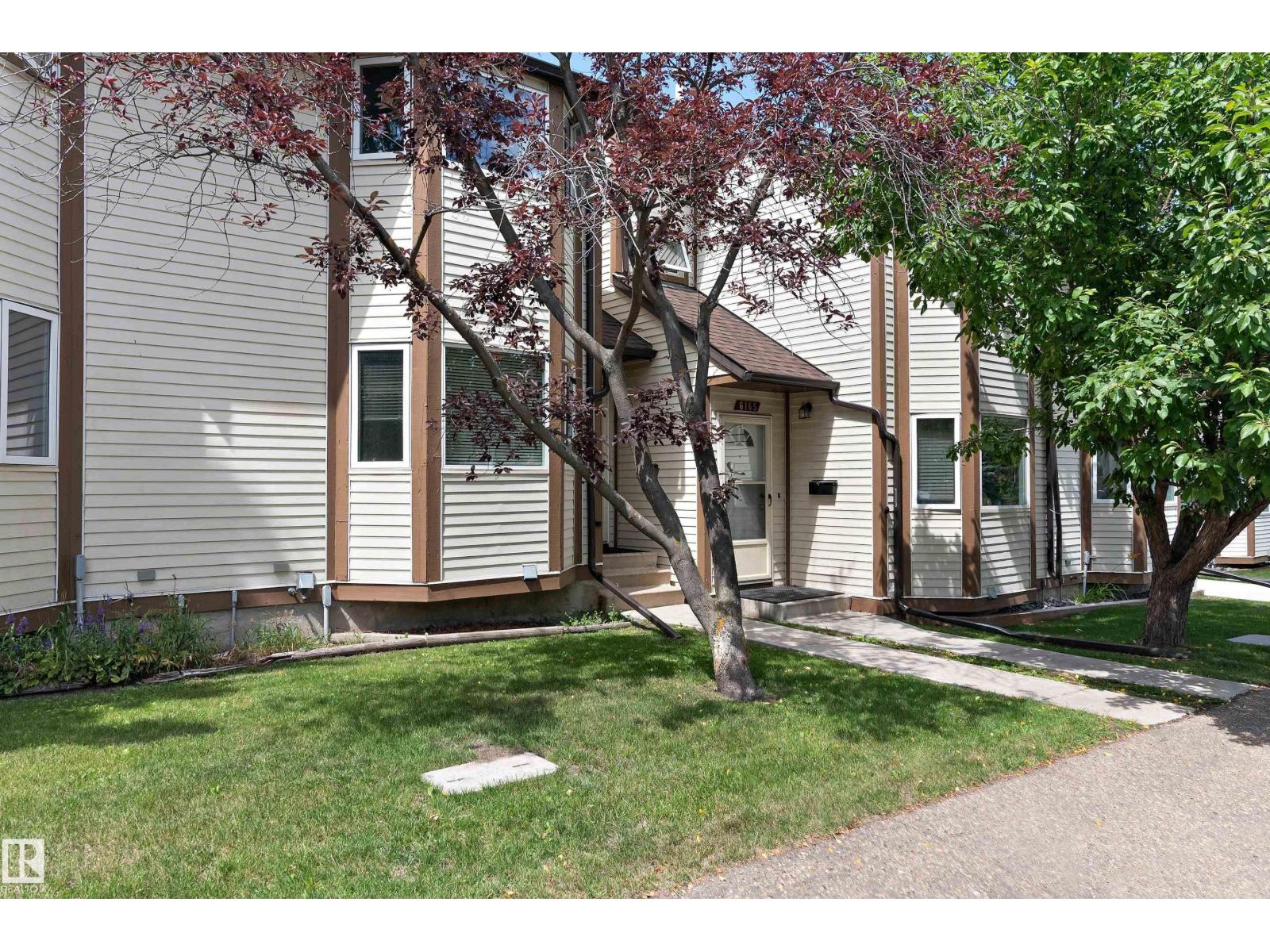 6163 38 AV NW