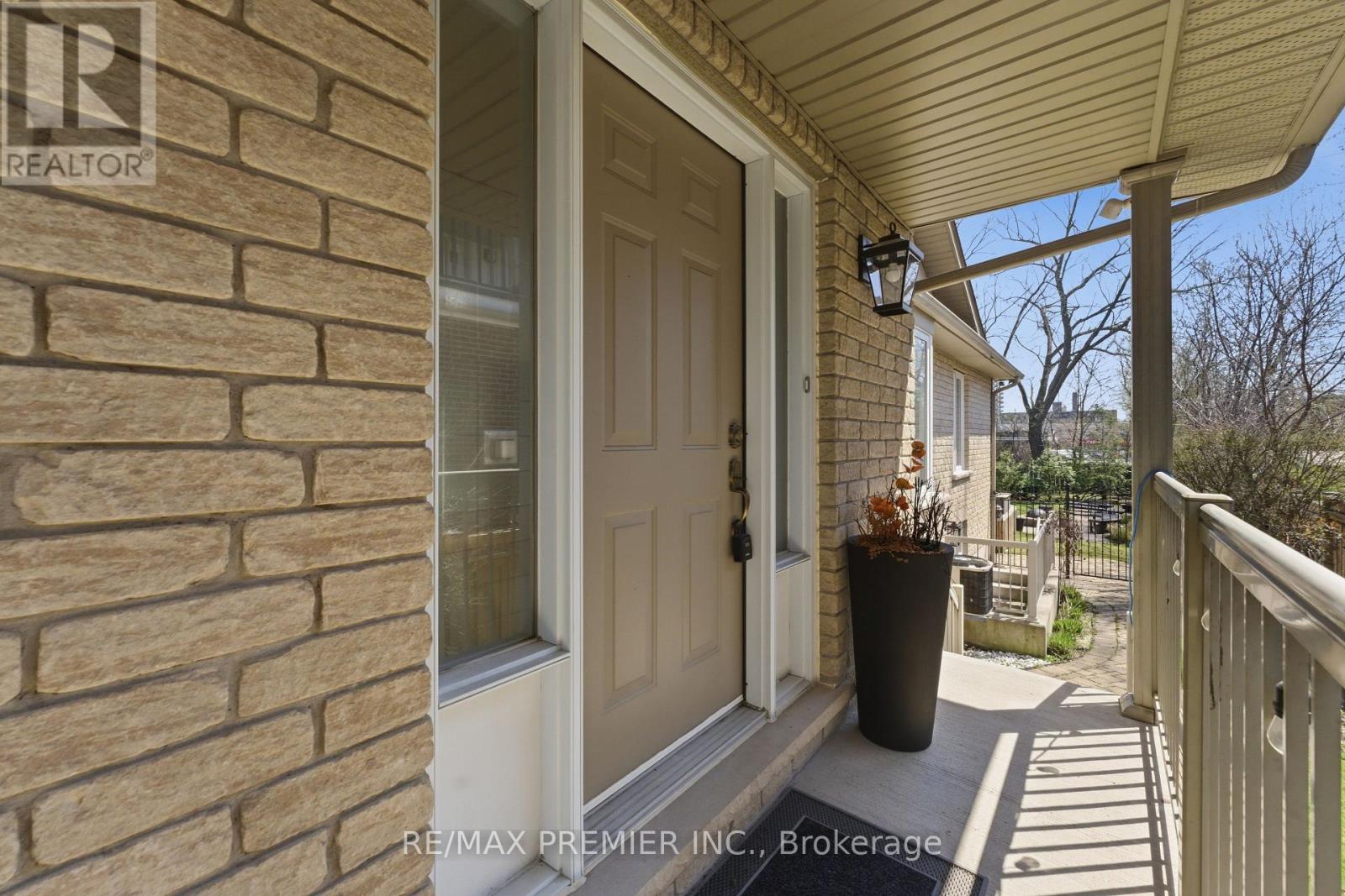 2304 SOVEREIGN STREET