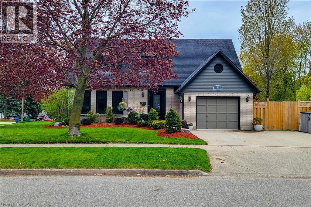 49 ASHWOOD Drive