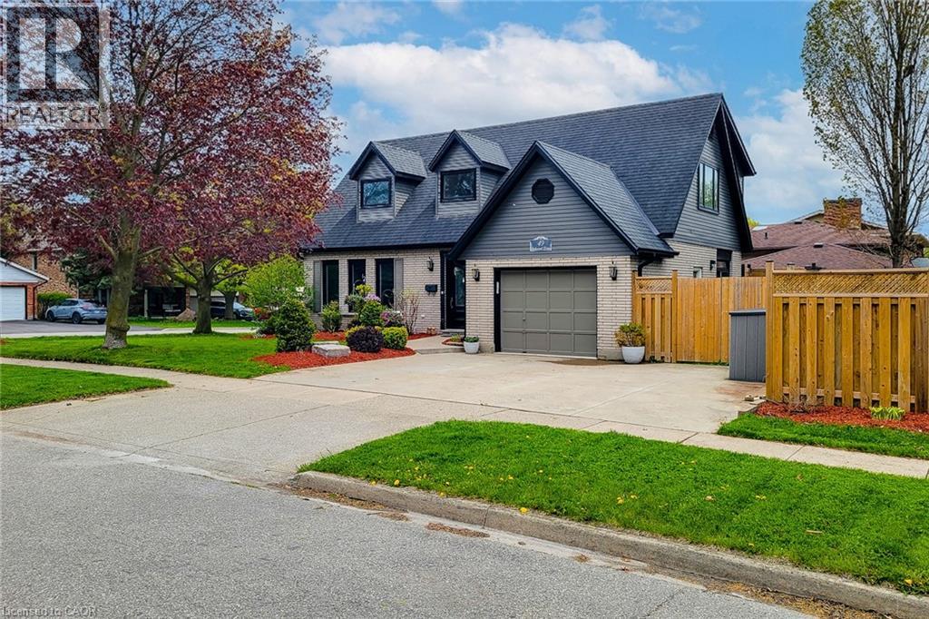 49 ASHWOOD Drive