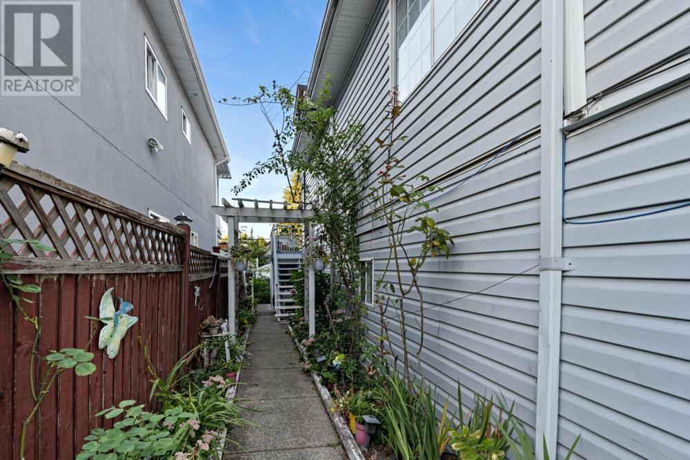 727 E 39TH AVENUE