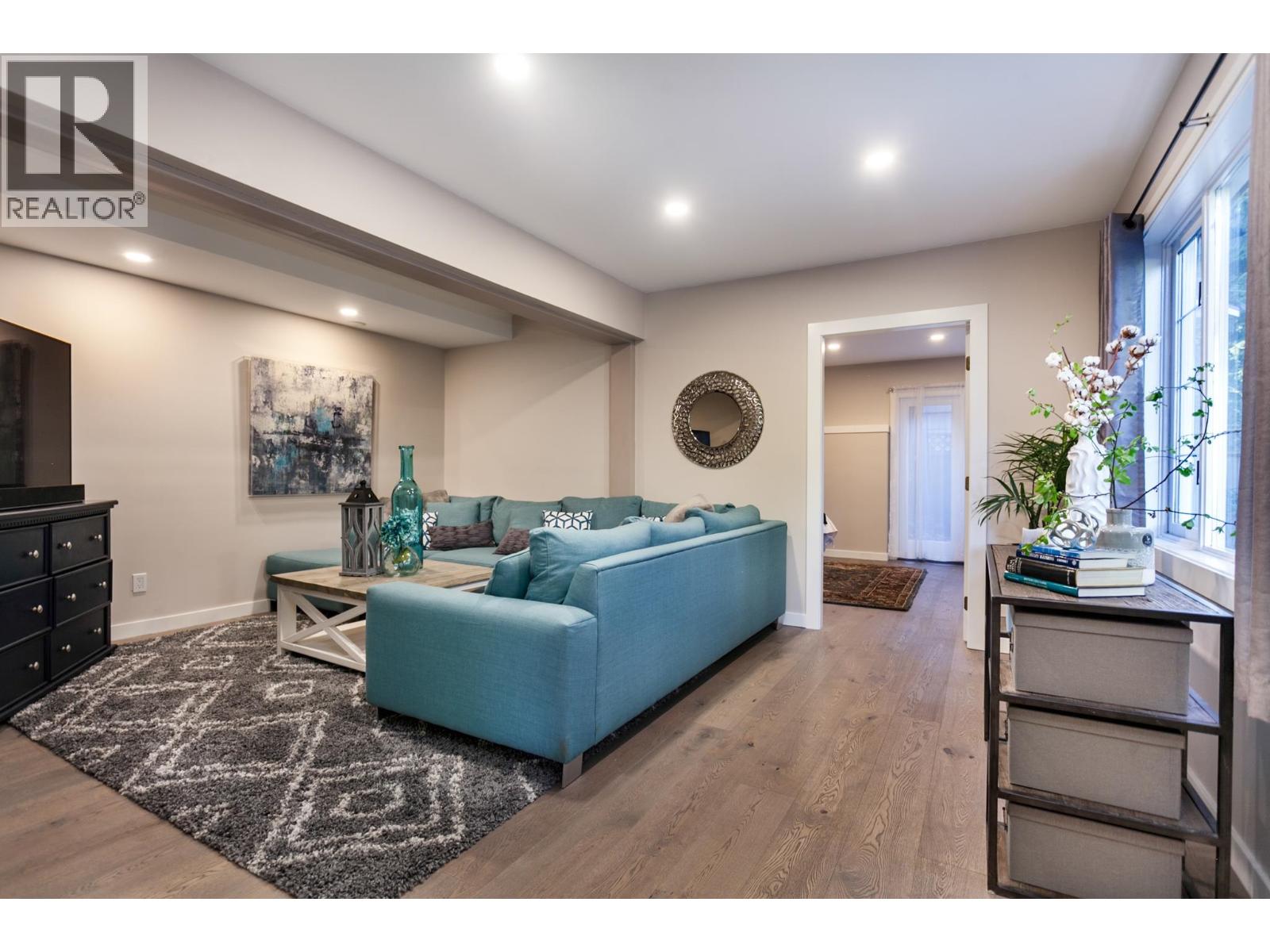 4956 DRIVE DRIVE