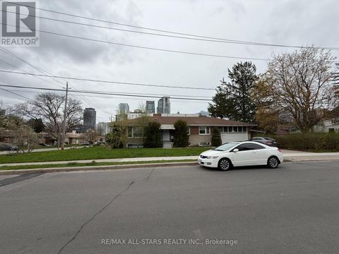 105 BETTY ANN DRIVE Toronto (Willowdale West) ON M2N1X1