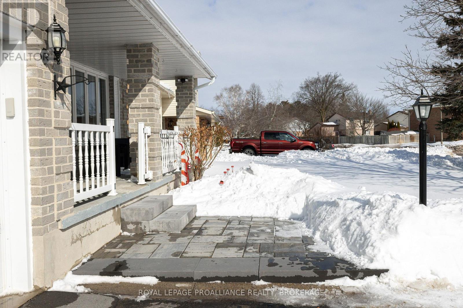 789 STRAND BOULEVARD