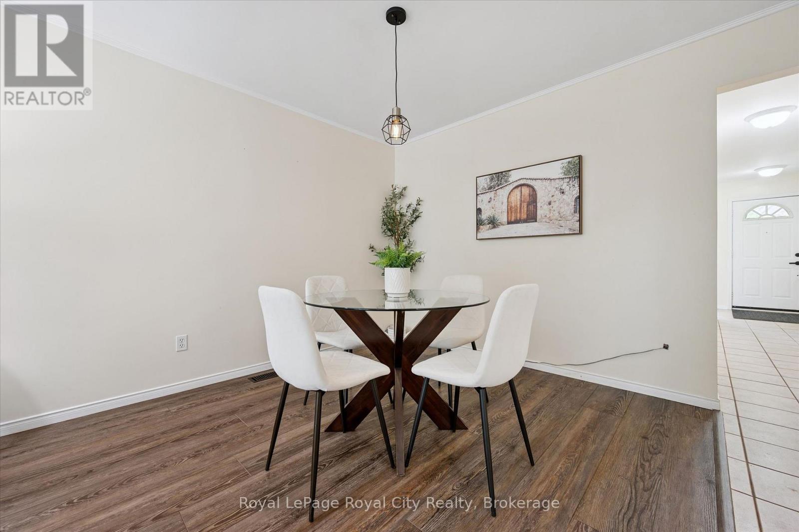 73 WAXWING CRESCENT