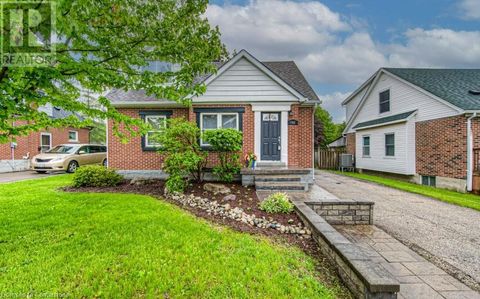 742 ELIZABETH Street Kitchener ON N2H6H3