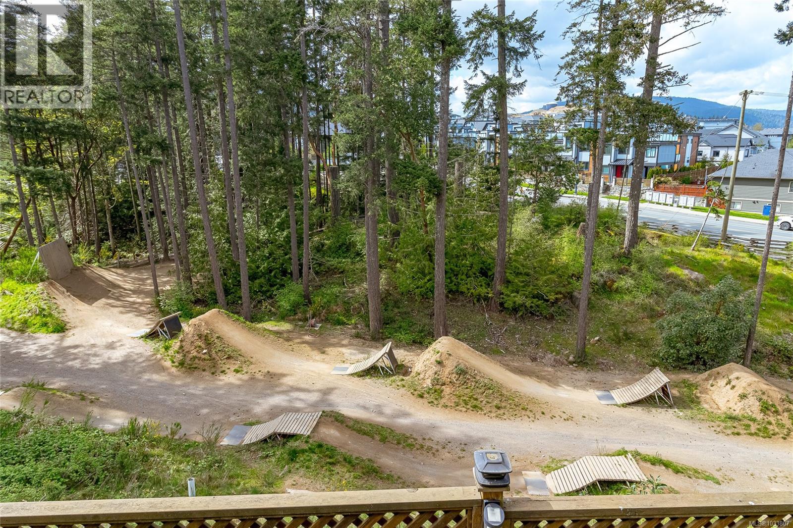1166 Bombardier Cres