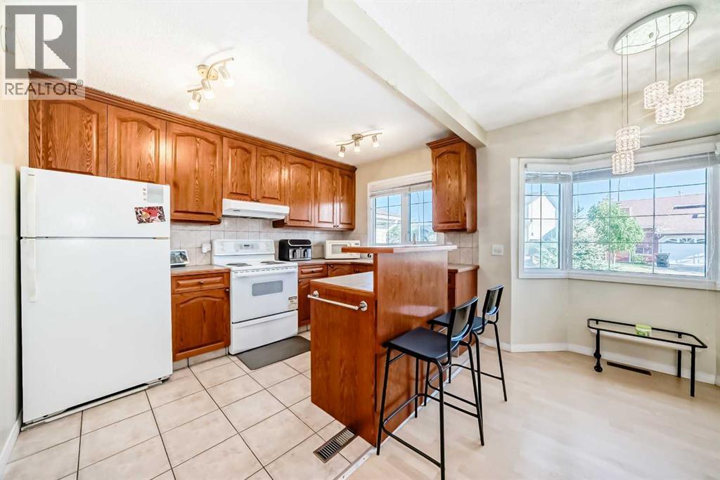 31 Castleglen Crescent NE