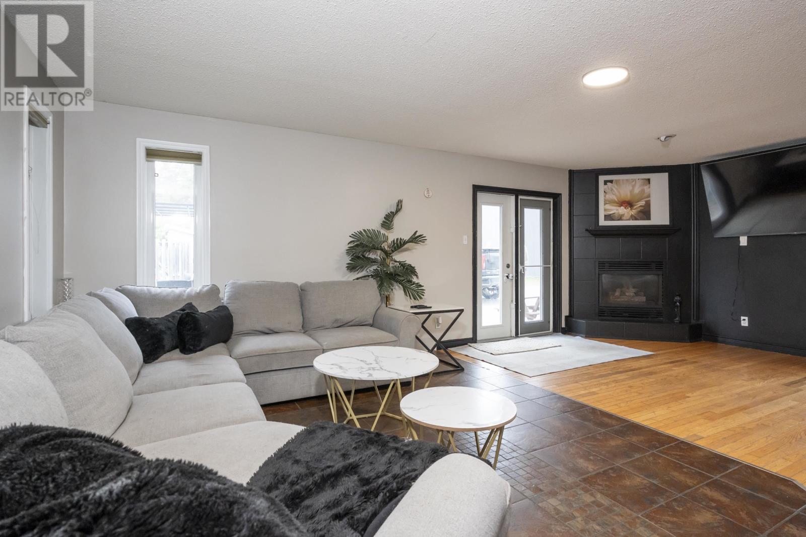 3408 Rosslyn RD