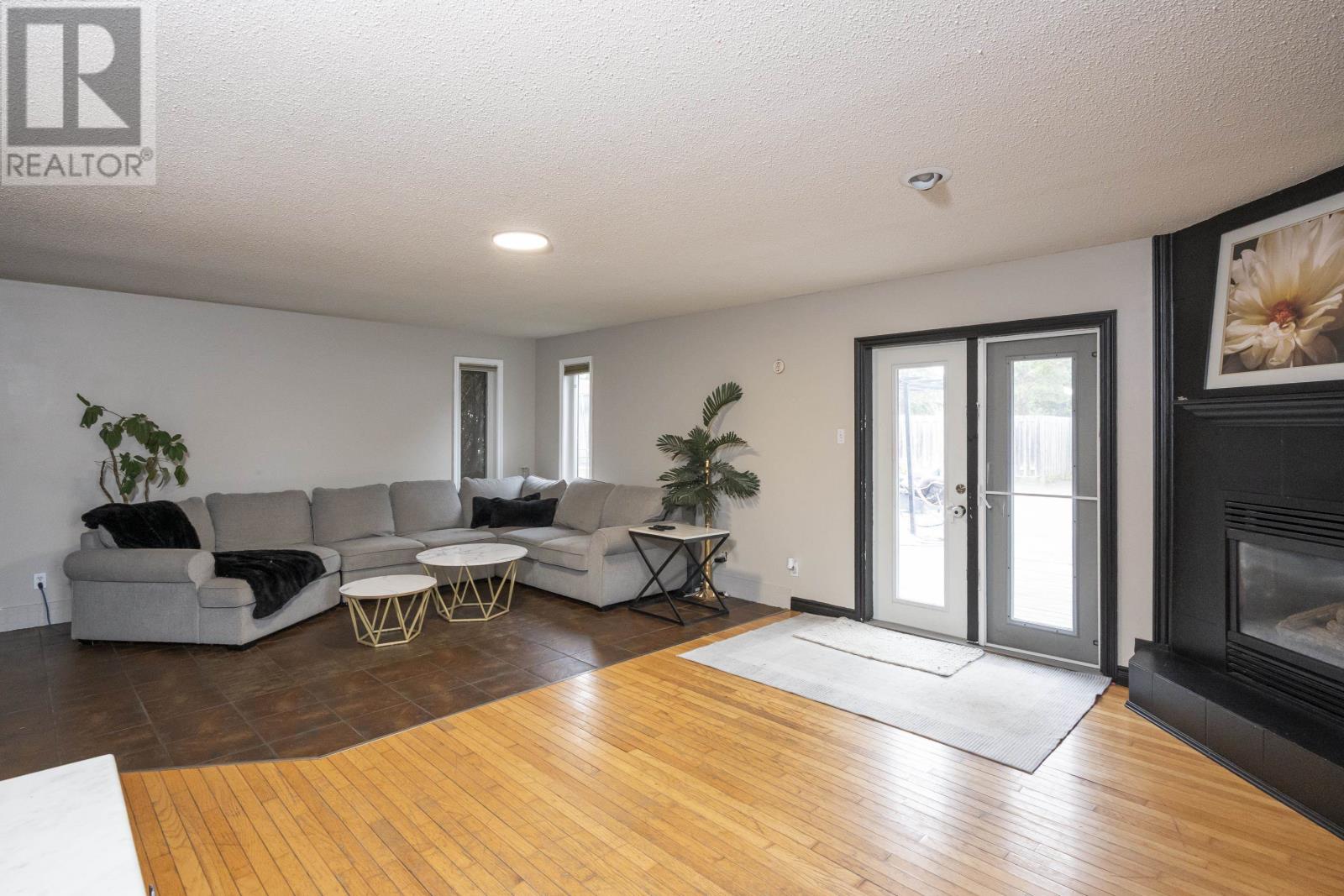 3408 Rosslyn RD