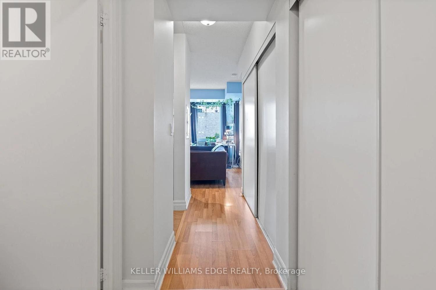 1408 - 8 SCOLLARD STREET